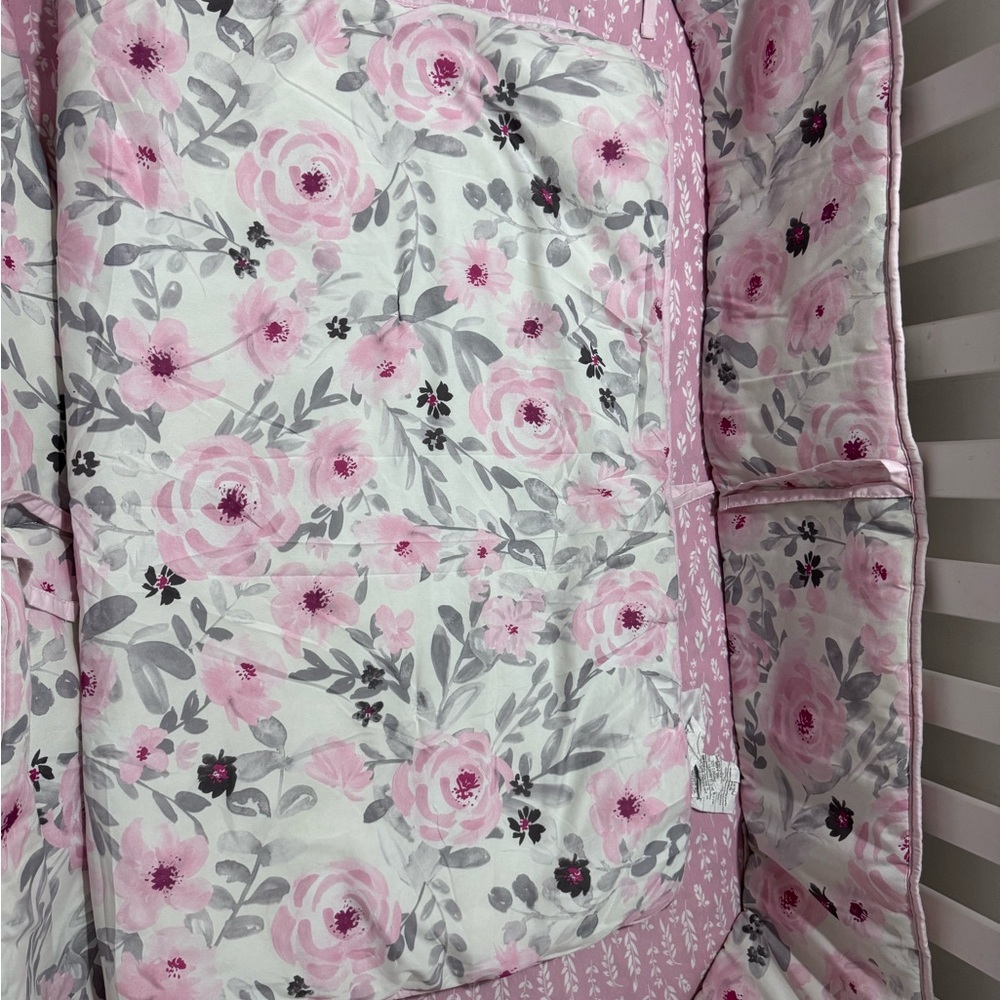 Crib bedding